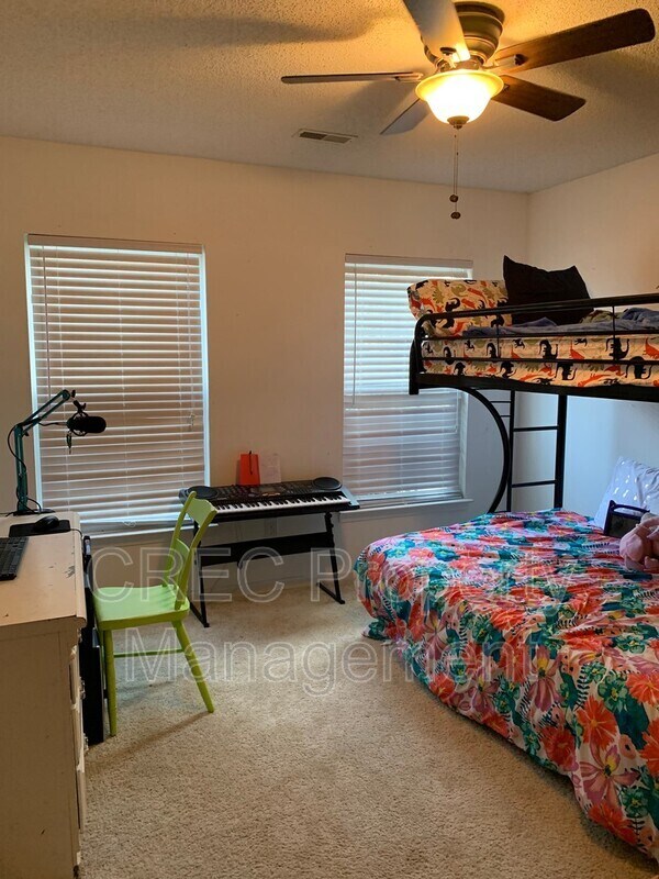 Building Photo - 5024 Holdsworth Dr
