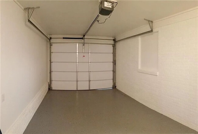 Building Photo - 3 Bedroom Renovated Ranch Style Home in Seneca