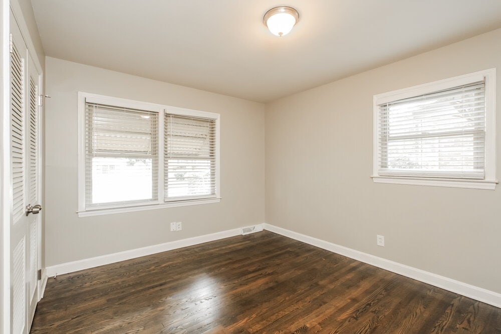 Building Photo - 3924 Broadview Dr