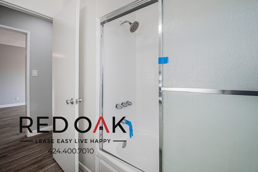 Building Photo - 12737 Moorpark St