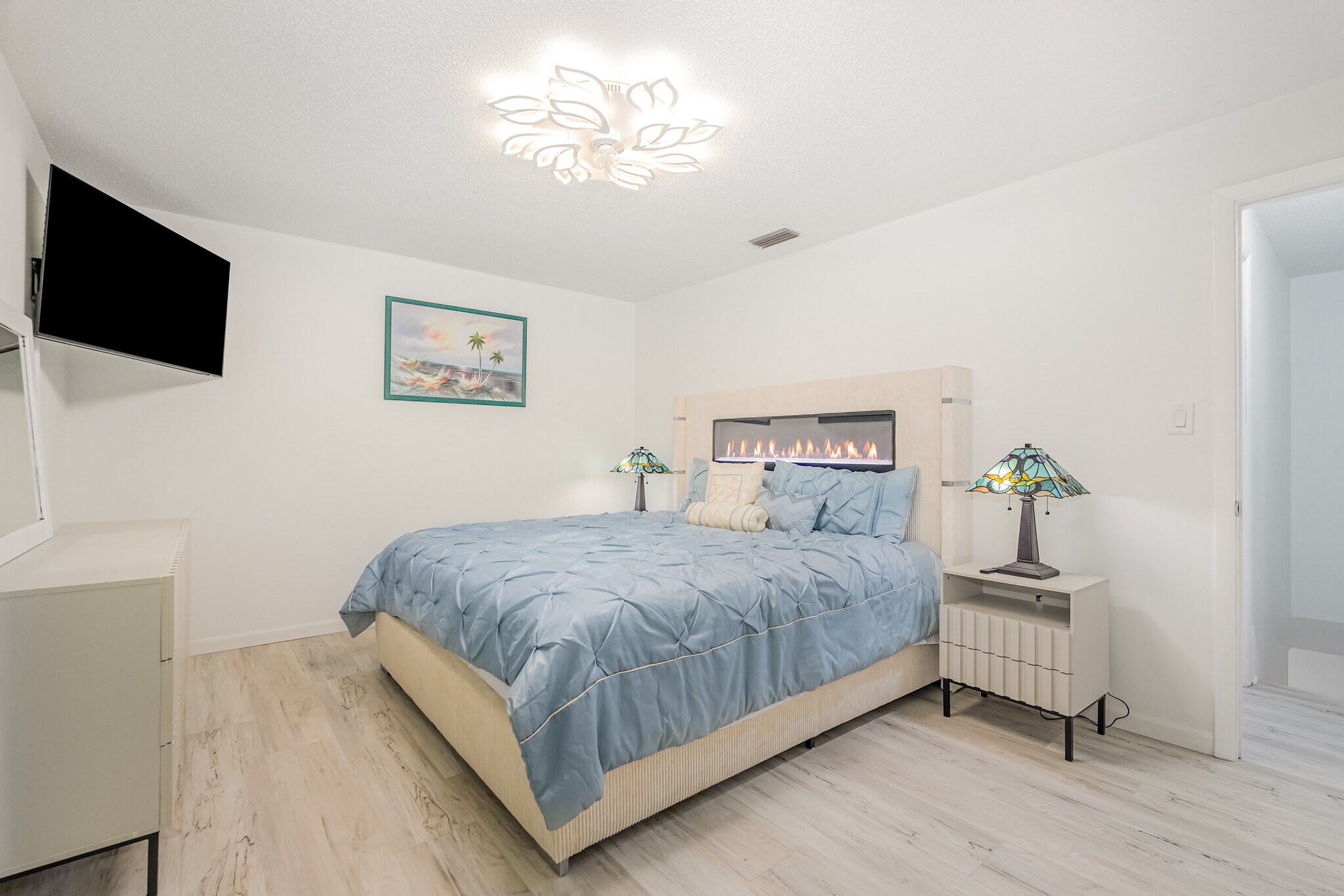 Building Photo - 279 S Brevard Ave