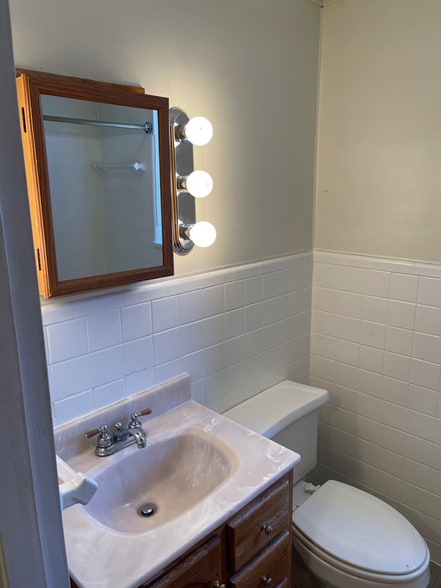 Building Photo - 1015 Old Boalsburg Rd