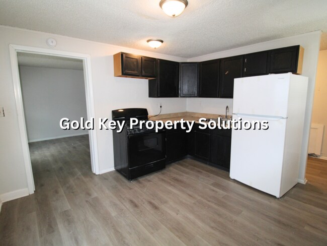 Building Photo - 4 Bed 1.5 Bath Home for Rent! (SECTION 8 APPROVED)