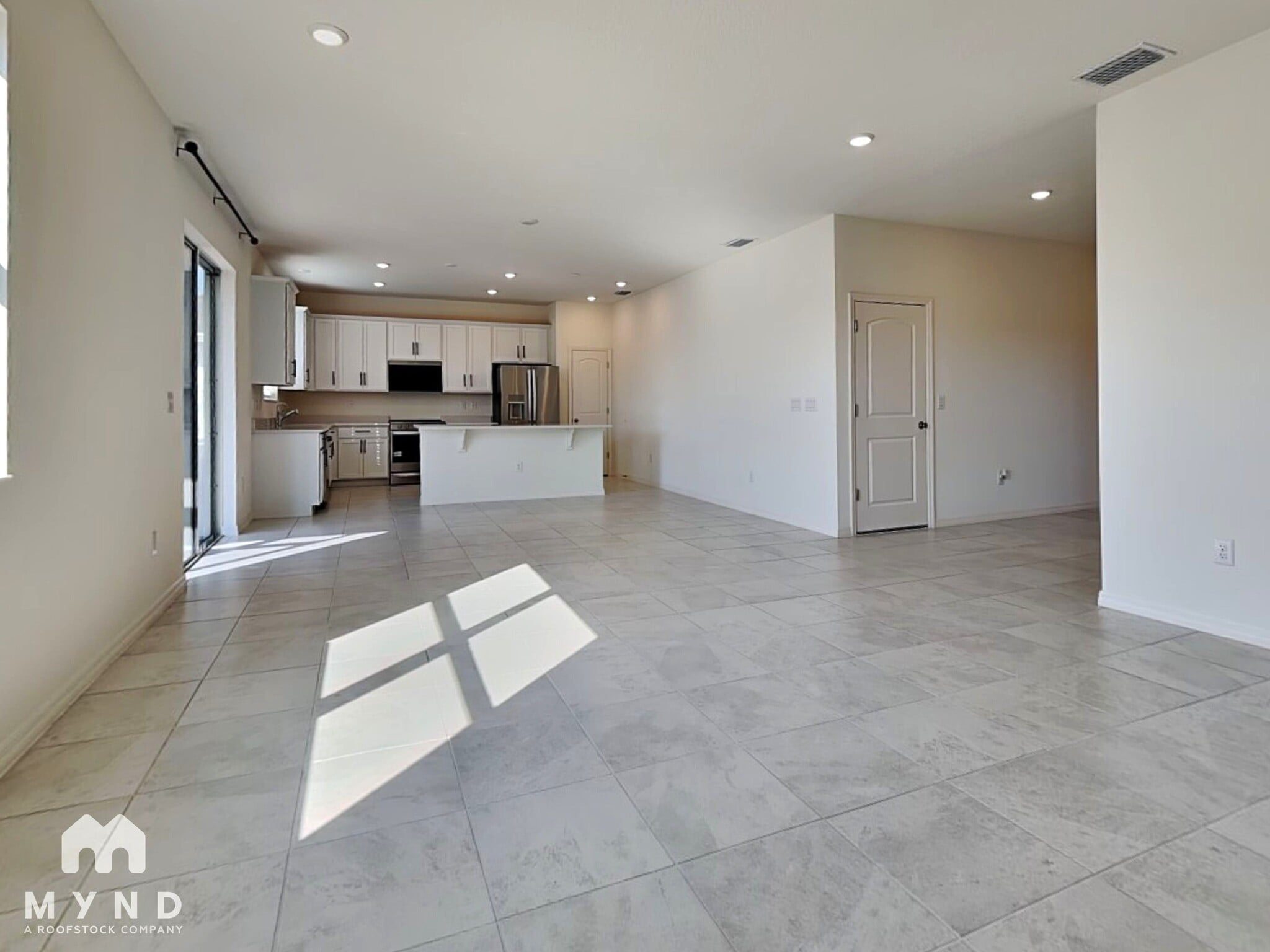 Building Photo - 37450 MacKenzie Dr