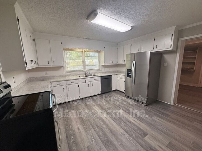 Building Photo - 216 Meade St