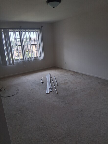 Building Photo - 9729 Wildwood Ct