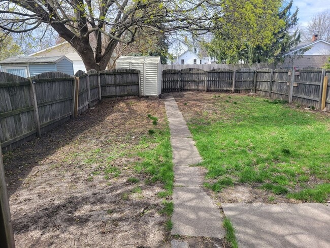 Building Photo - 2BR/1BA Gem In Washington