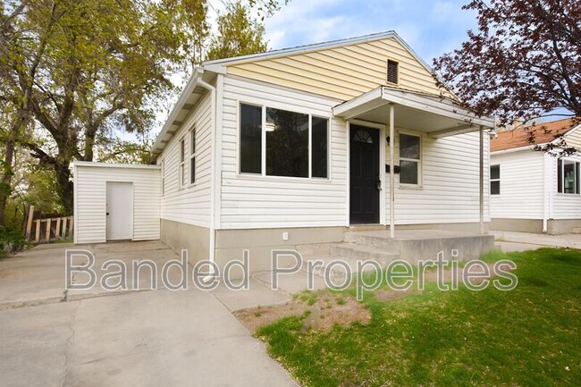 Building Photo - 263 Maple St