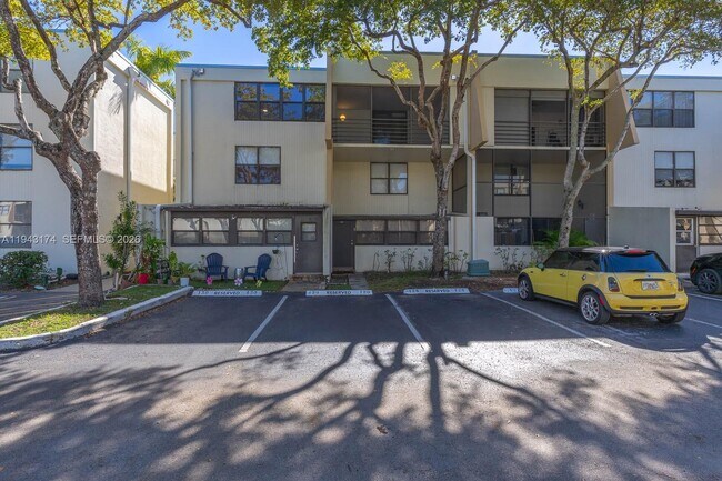 Building Photo - 20291 NE 30th Ave