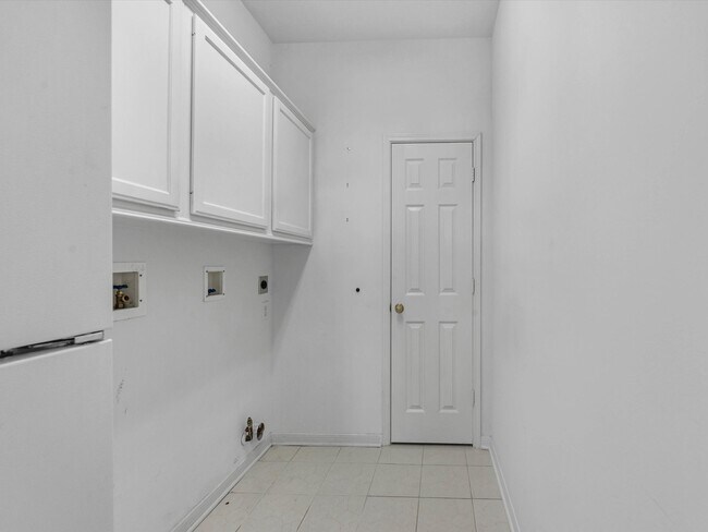 Building Photo - 13410 Spyglen Ct
