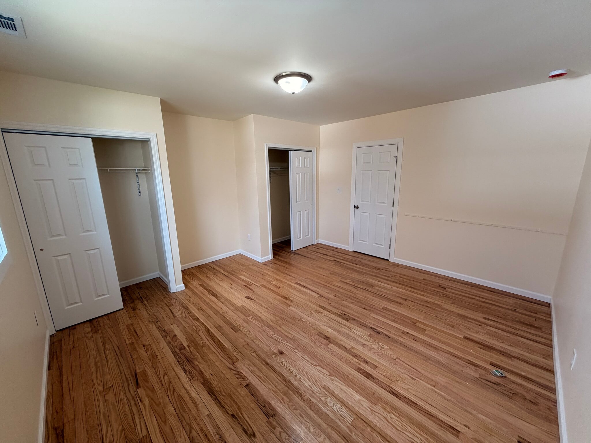 Master bedroom - 214 Perry St