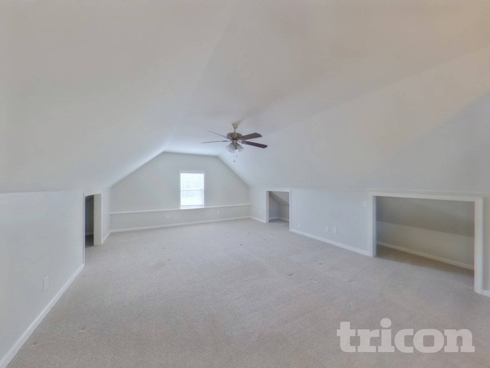 Building Photo - 2863 Iroquois Dr