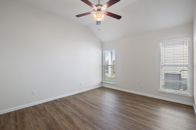 Building Photo - 7722 Bridgepointe Dr