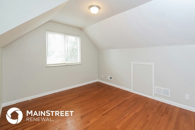 Building Photo - 1710 Galion Ave