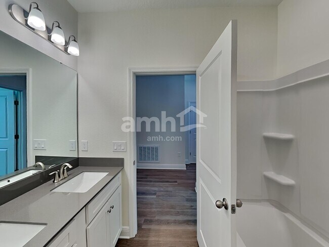 Building Photo - 1134 Heavenly Dr