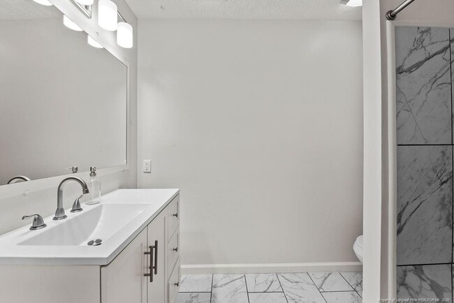 Building Photo - 1865 Tryon Dr