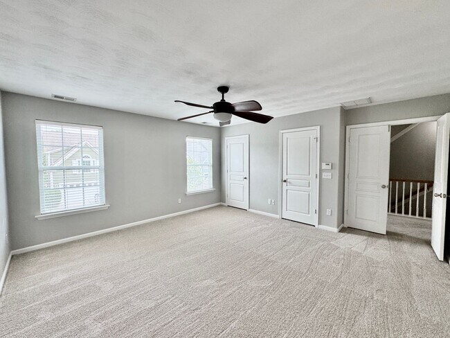 Building Photo - 5 Bedroom Ready NOW! Pet Friendly, Community Pool, Clubhouse, Fitness Center, Kayak Launch, Playg...