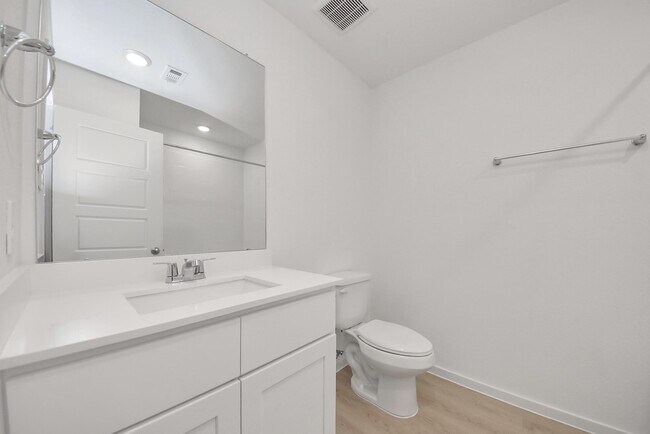 Building Photo - 342 Amy St