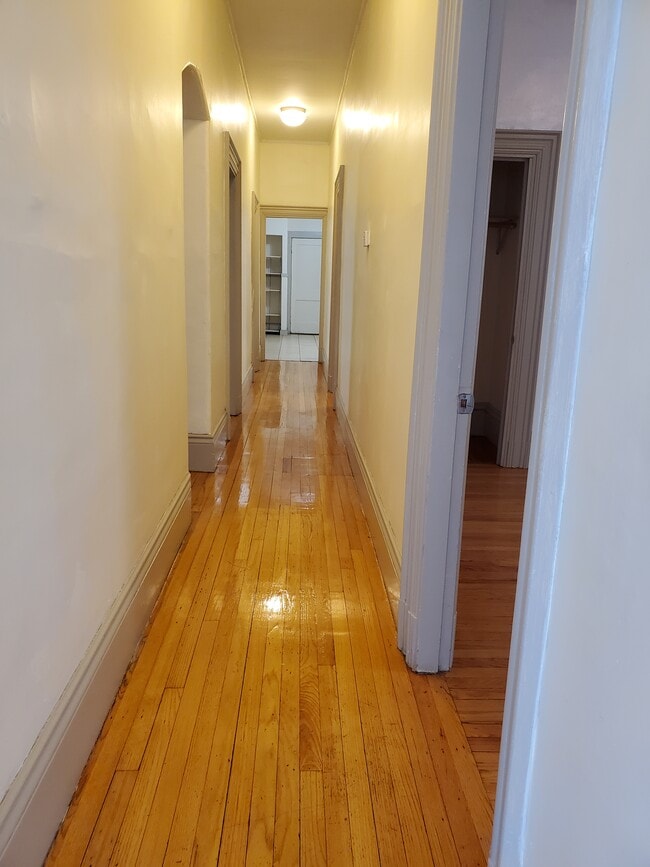 Building Photo - 54 Pinckney St