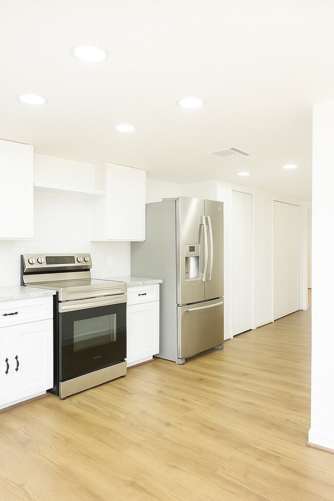 Building Photo - 5126 Sprey Dr