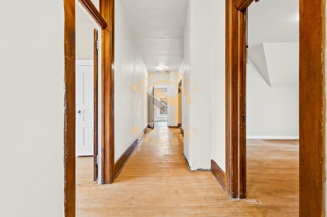 Building Photo - 503 N Michigan St