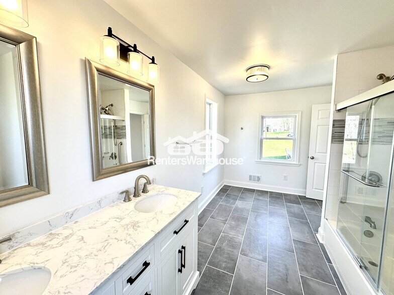 Building Photo - 4210 College Ave