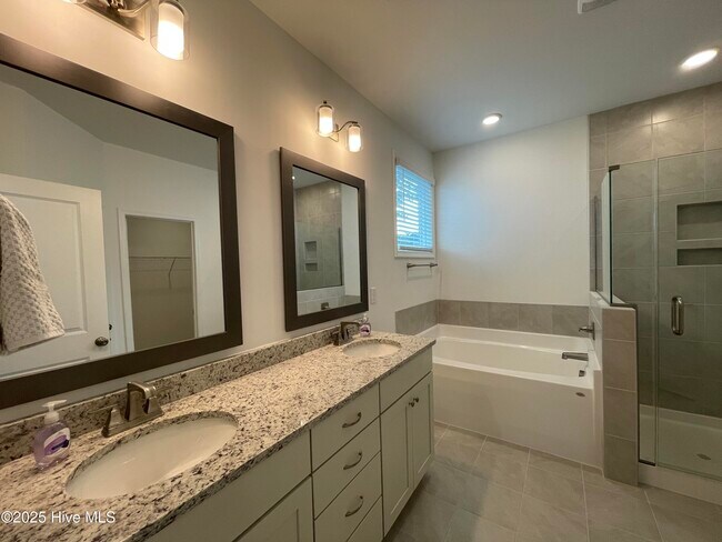 Building Photo - 637 Watauga Ln