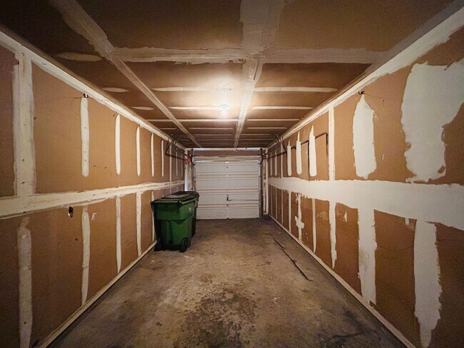 Building Photo - 416 Greenlawn Blvd