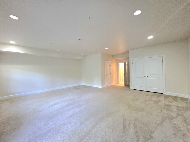 Building Photo - 5415 Stream Bank Ln