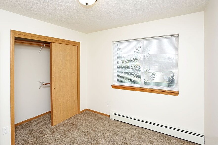 Building Photo - Woodland Heights