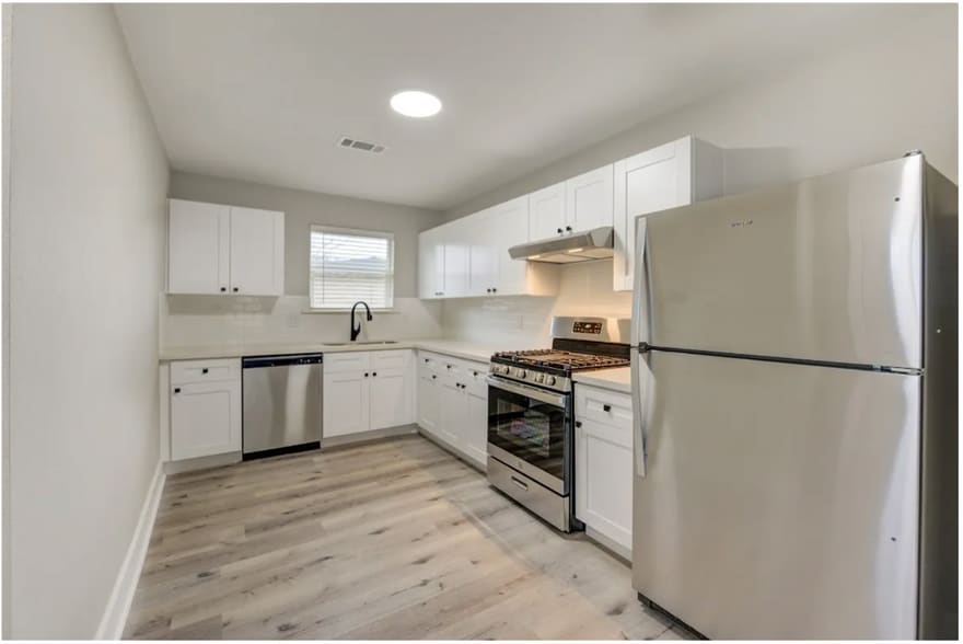 Building Photo - 6603 Narcissus St