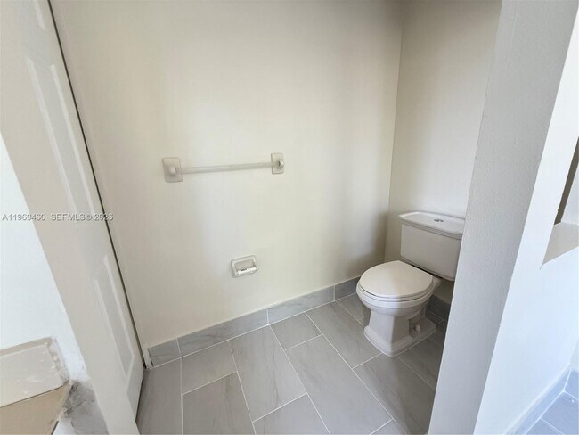 Building Photo - 5081 SW 136th Terrace