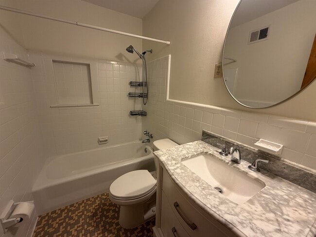 Building Photo - 5045 Flamingo Rd