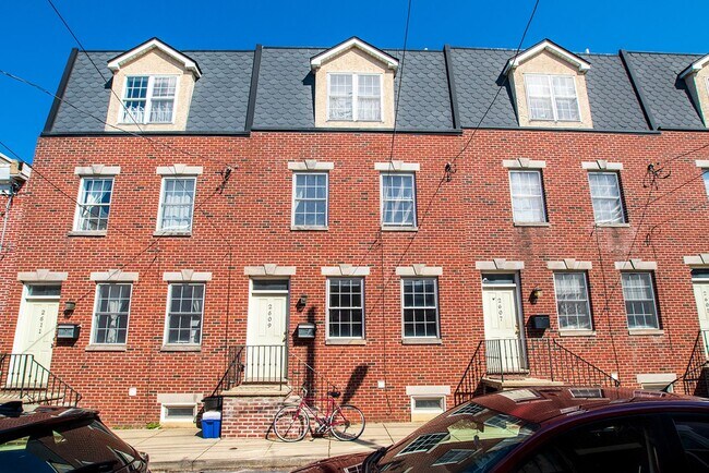 Building Photo - Three Bed Graduate Hospital Home