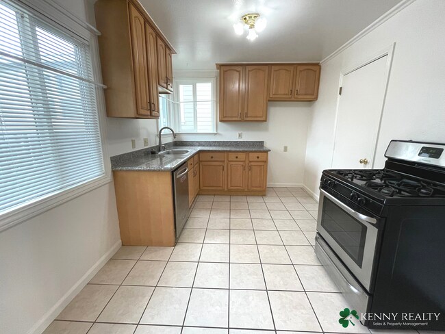 Building Photo - Two Bedroom Home in South San Francisco Ne...