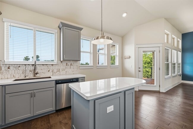 Building Photo - 1722 Rowdy Loop