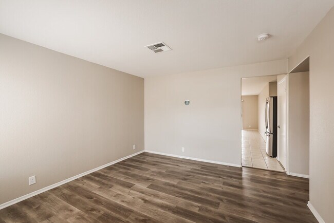 Building Photo - 15729 W Smokey Dr