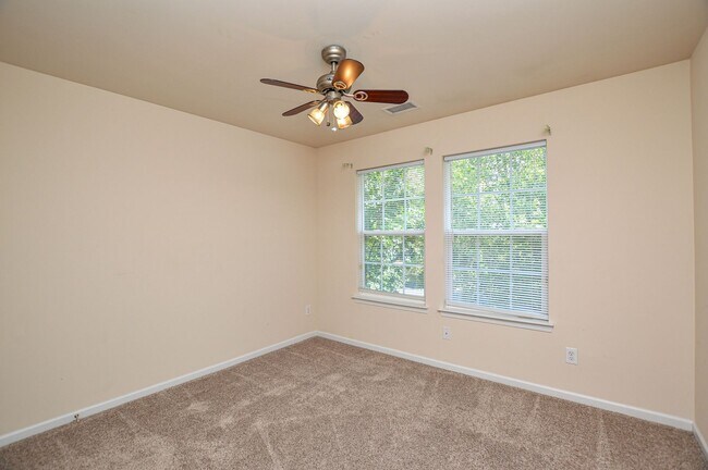 Building Photo - Elegant 4-bedroom Home in Desirable Callonwood Neighborhood in Matthews, NC