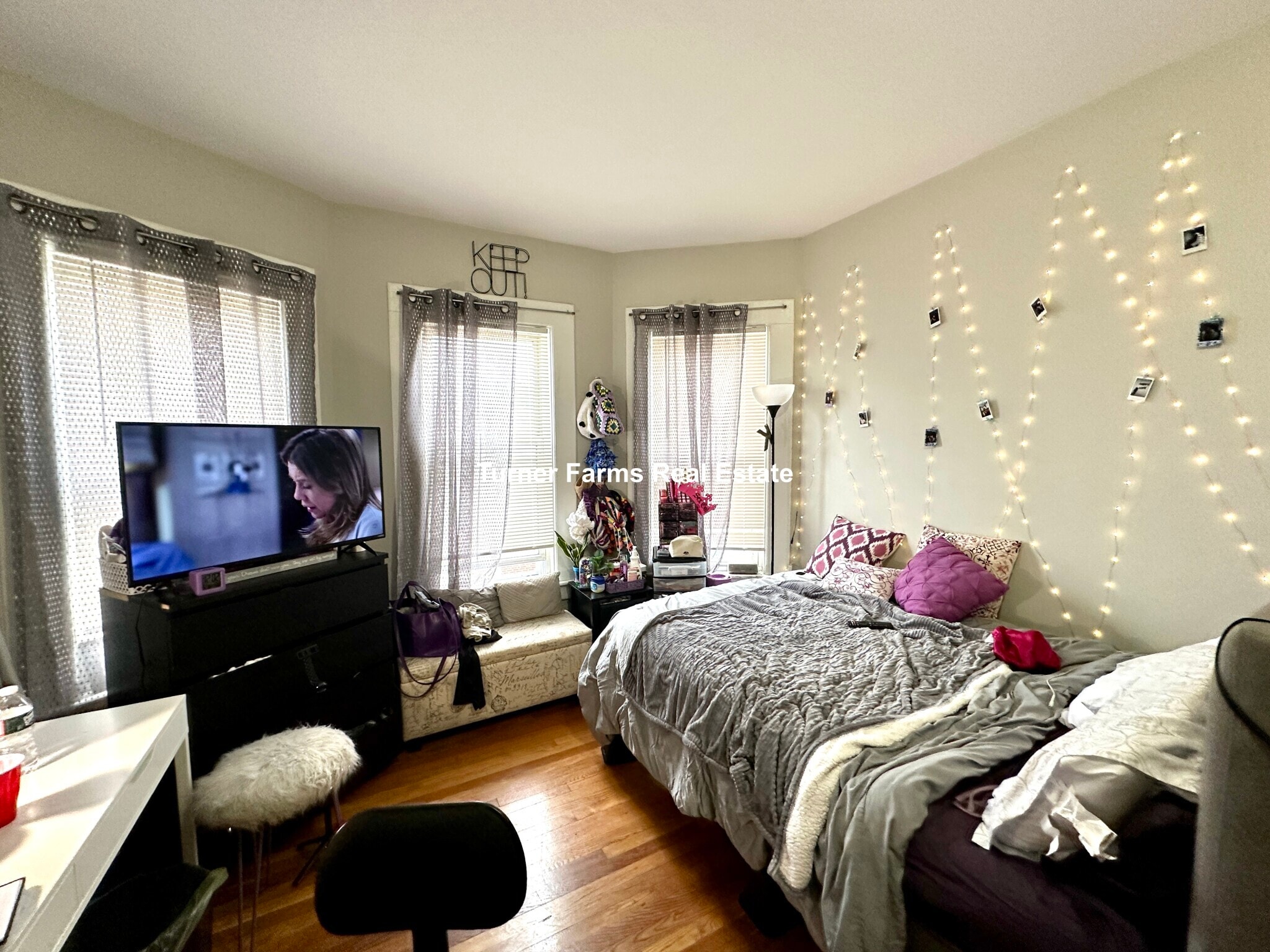 Building Photo - 94 E Cottage St