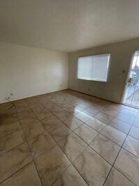 Building Photo - pay-1825