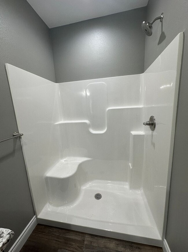 Building Photo - For lease: 3 Bed, 2 Bath Home Rural Neosho- $1195.00/Mo| Pet Friendly