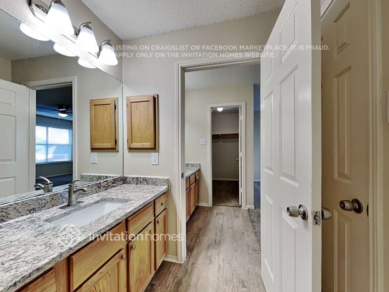 Building Photo - 7402 Euclid Dr