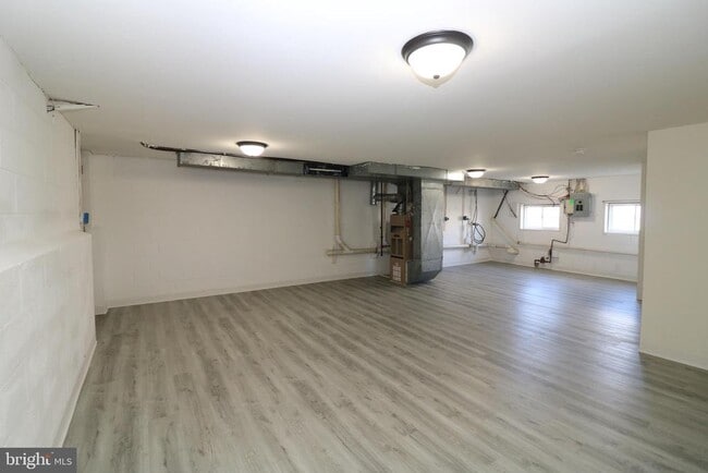 Building Photo - 14 Starboard Ct