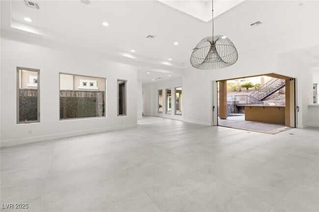 Building Photo - 540 Regents Gate Dr