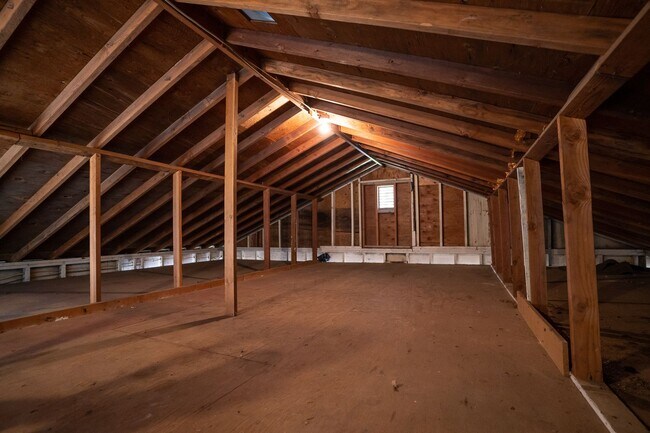 Building Photo - 230 15th Ave SE