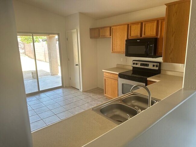 Building Photo - Home is located in Parkwood Ranch