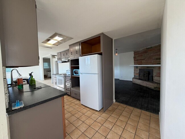 Building Photo - Spacious 4-Bedroom Home on Expansive Lot in the Outskirts of Elk Grove- MORE PHOTOS TO COME!