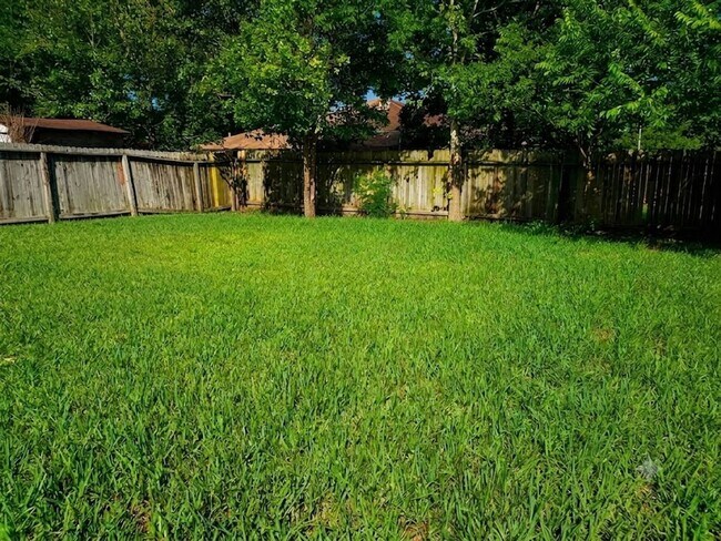 Building Photo - 17010 Pastoria Dr