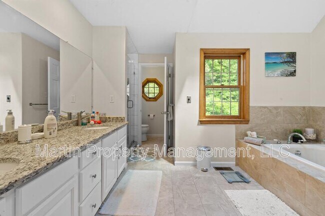 Building Photo - 88 Providence Rd