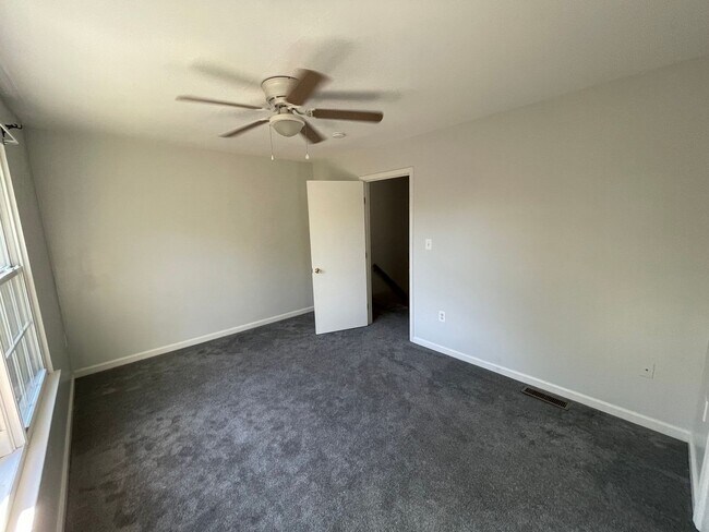 Building Photo - 2224 Hamway Dr